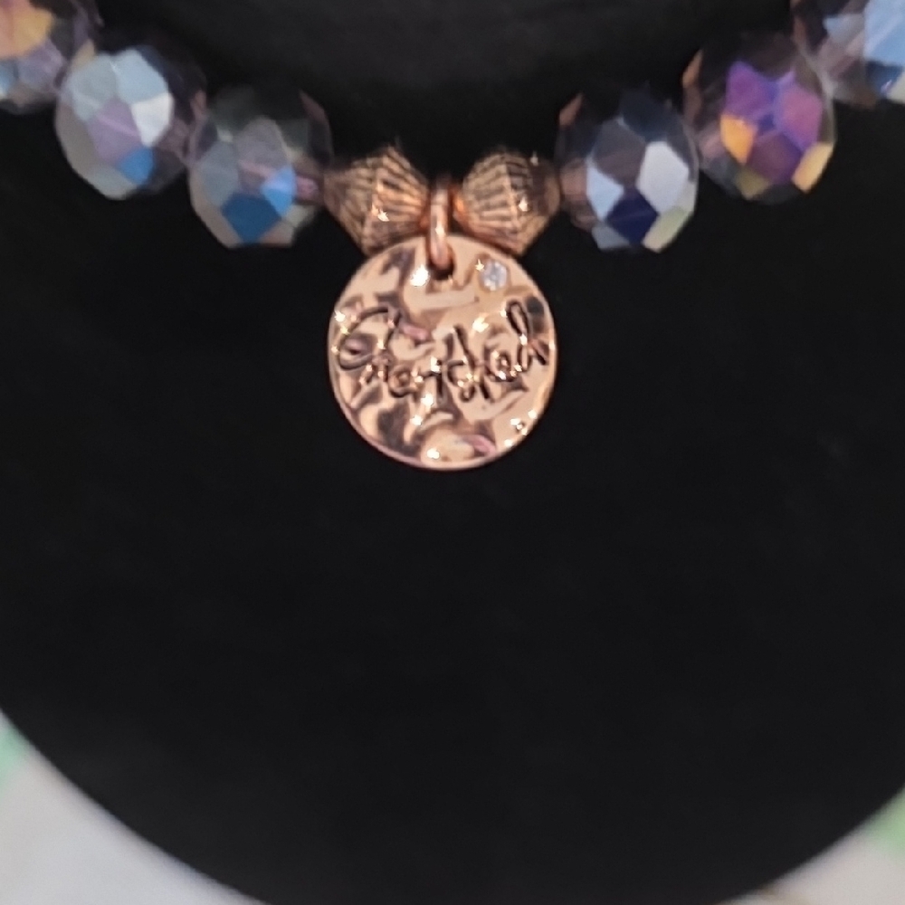 Elegant Purple Beaded‎ Bracelet with Gold Charm - Picture 2 of 6